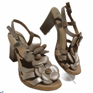 b.o.c. Leather Flower Sandal Heels 9
